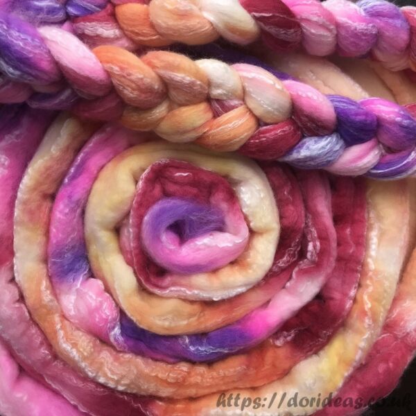 125g 70% Merino / 30% Bamboo Roving (218R05)